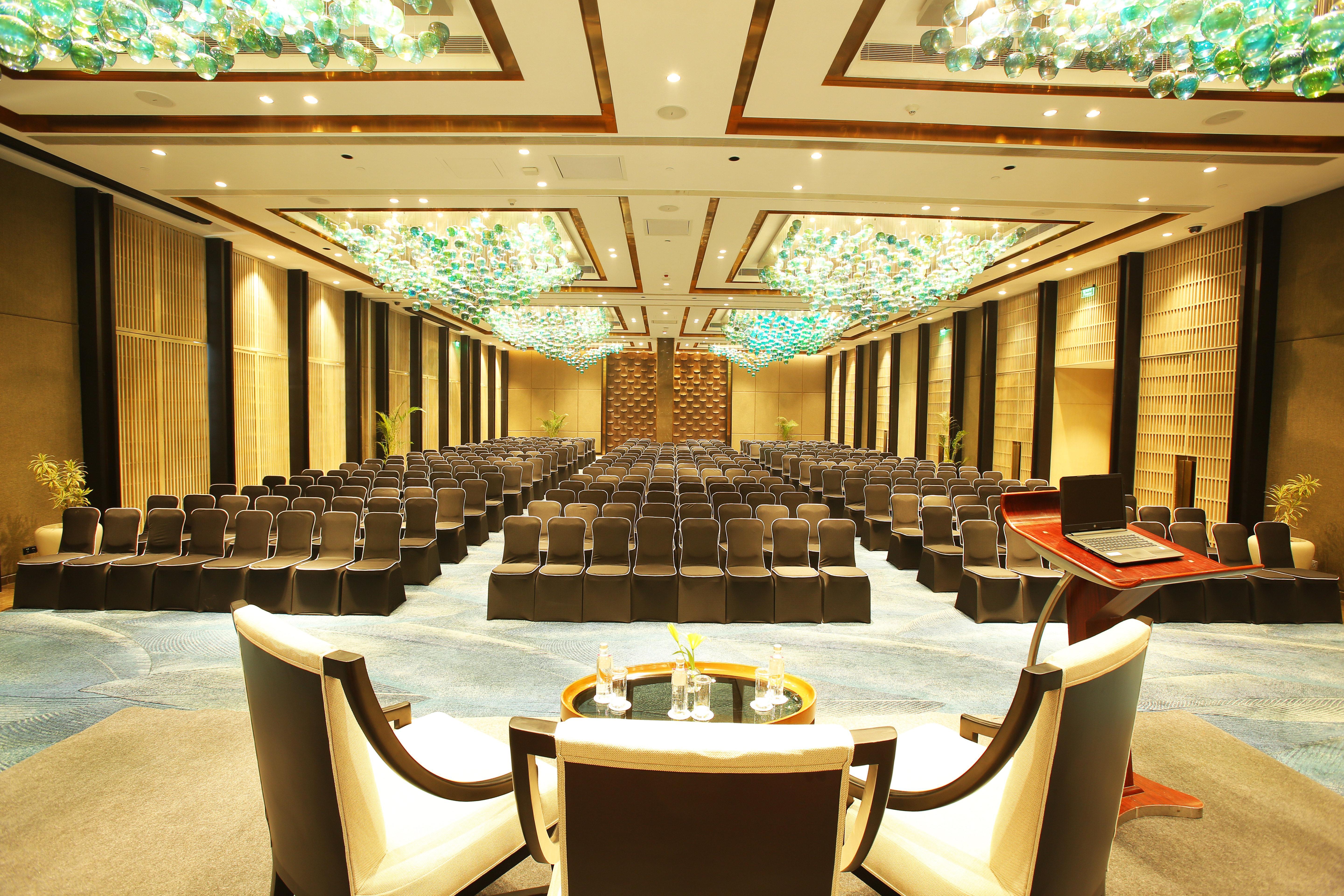 Crowne Plaza New Delhi Mayur Vihar Noida By Ihg Exterior foto The Grand Ballroom