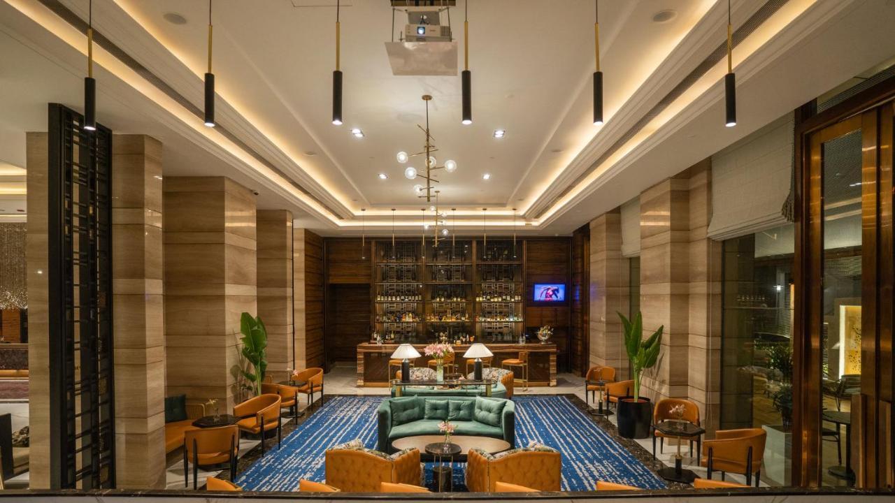 Crowne Plaza New Delhi Mayur Vihar Noida By Ihg Exterior foto The lobby of the hotel